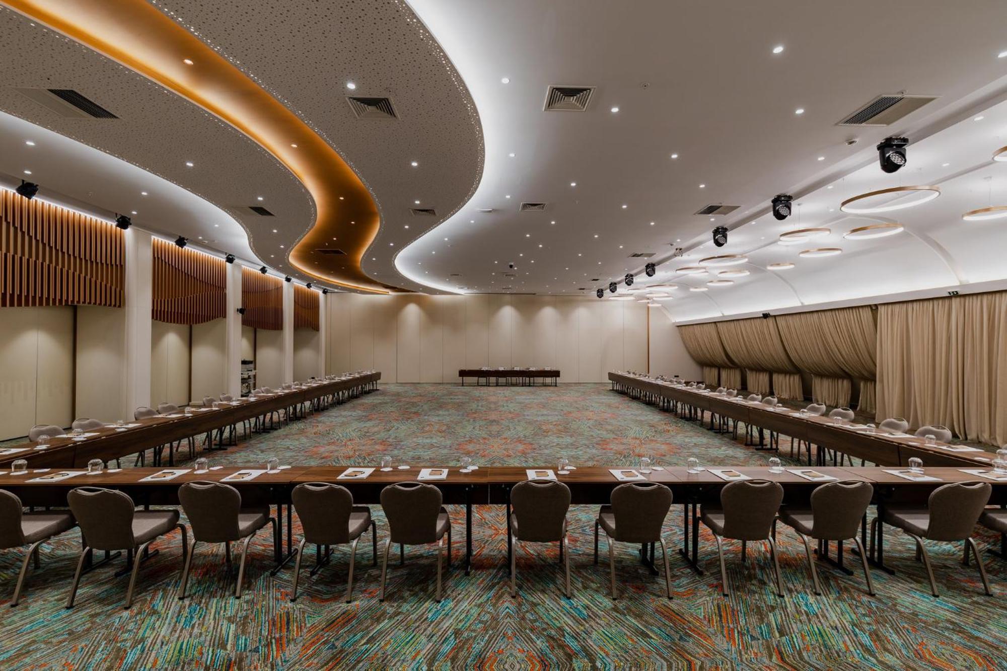 Holiday Inn Skopje By Ihg Extérieur photo