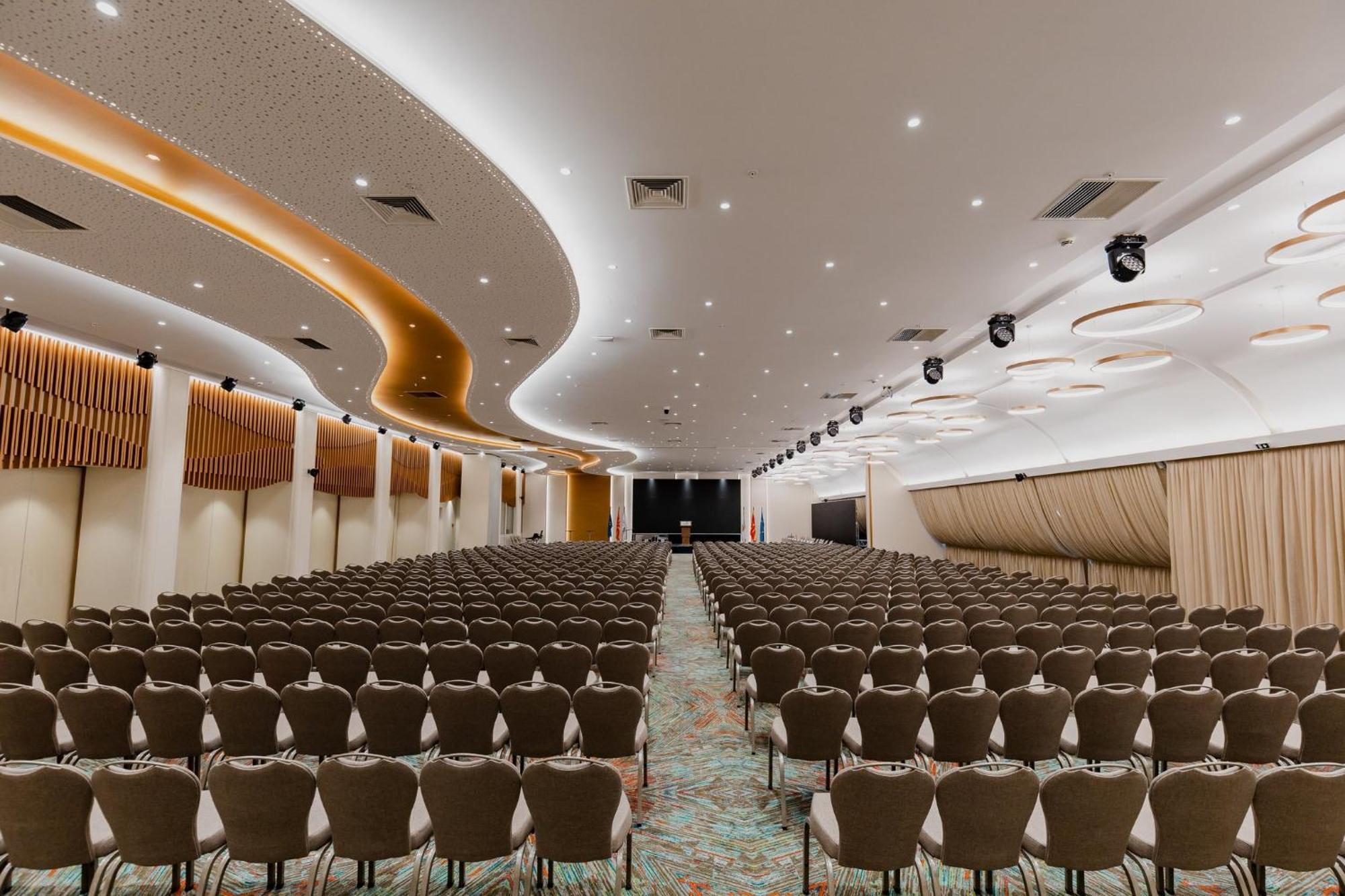 Holiday Inn Skopje By Ihg Extérieur photo