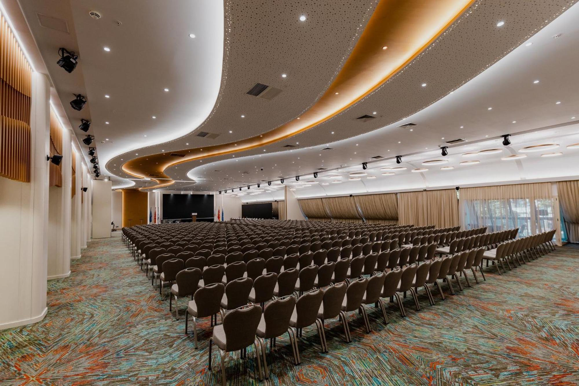 Holiday Inn Skopje By Ihg Extérieur photo